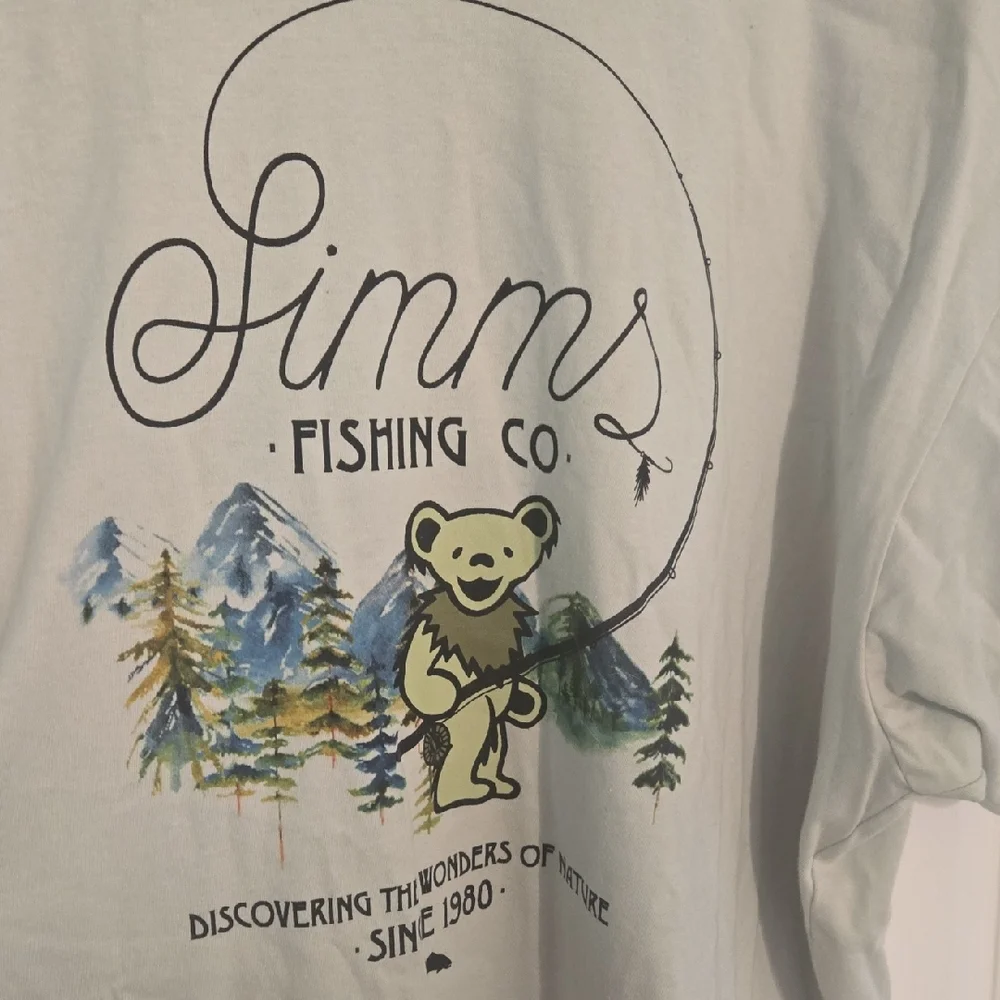 Simms Pale Green Short-Sleeve Graphic Fishing Tee - Picture 2 of 4